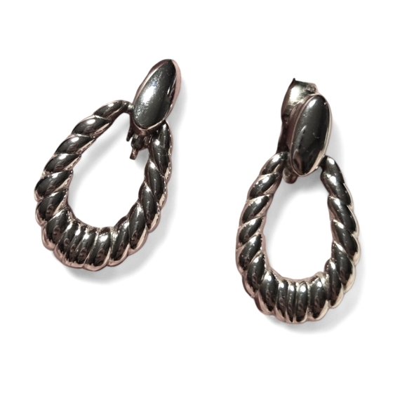 Crown Trifari Vintage Silvertone Clipon Earrings - Picture 2 of 3